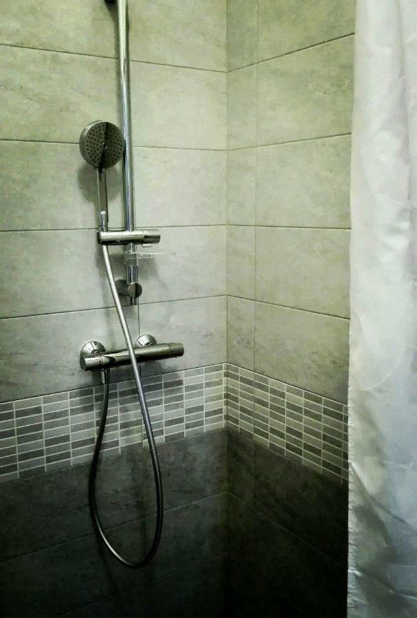 Tra Menta E Meliga Hotel Carignano  Kamer foto